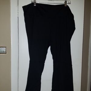 Marika Miracles 26/28 Black Exercise Capri Pants